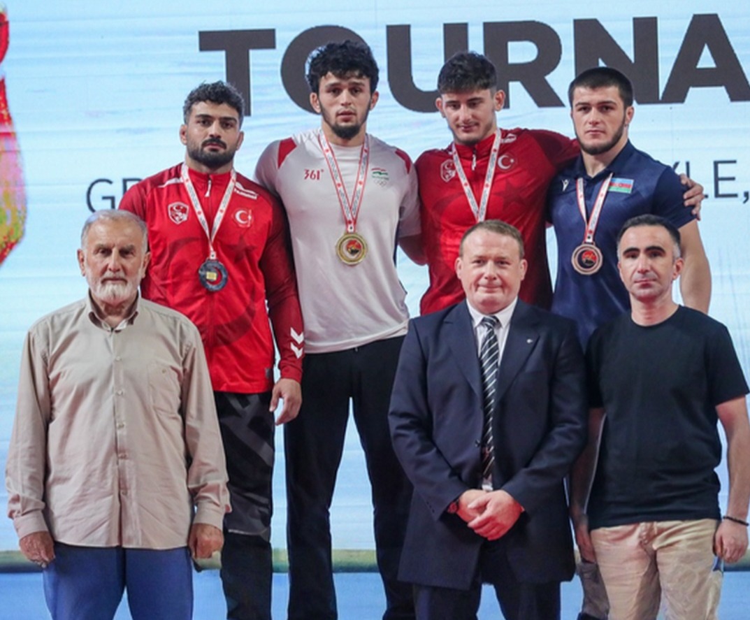 Ənənəvi yarış 8 medalla yadda qaldı 